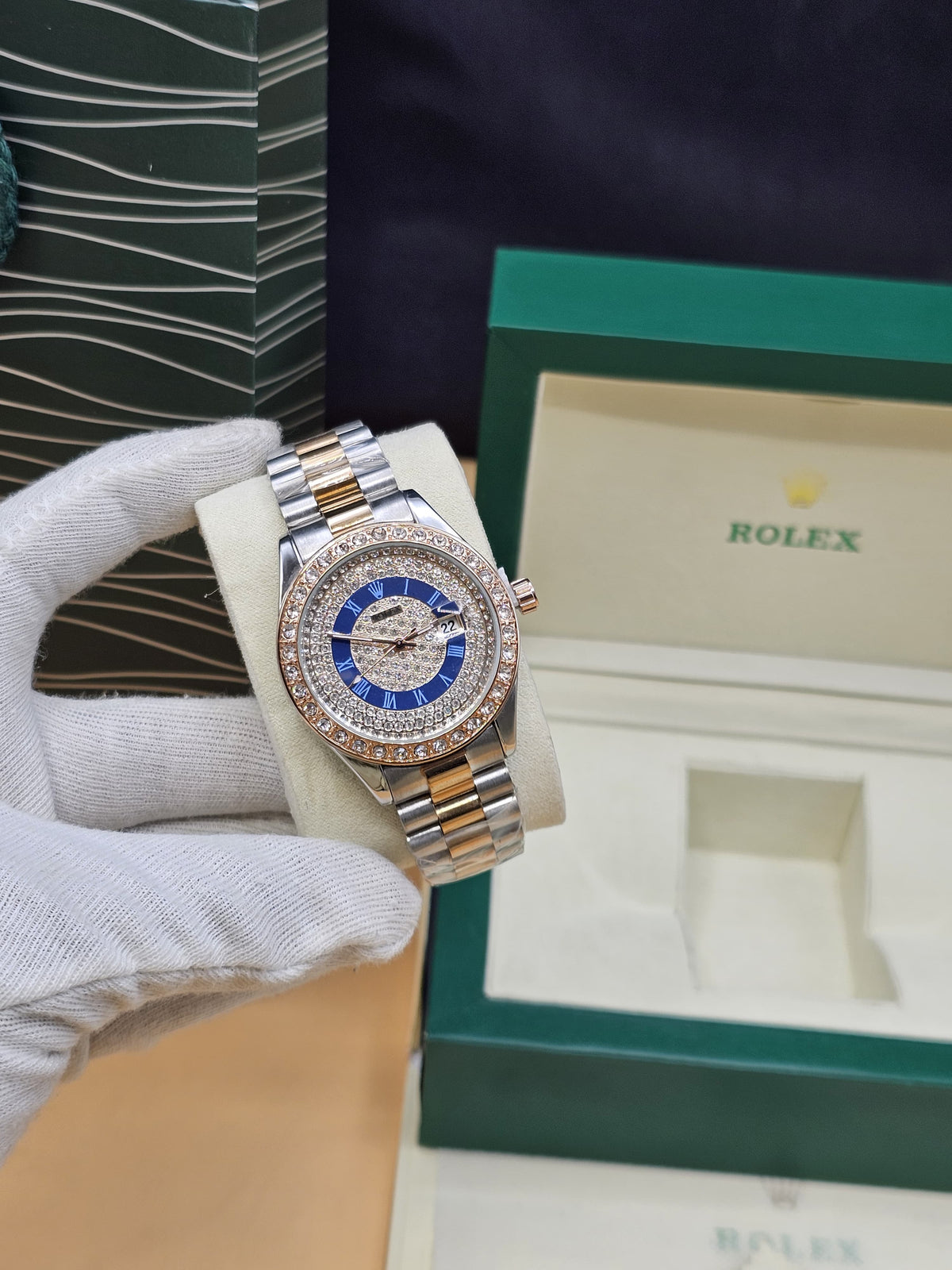 **🚨 FLASH SALE ALERT! 🚨**   **Luxury Rolex-Style Watches -